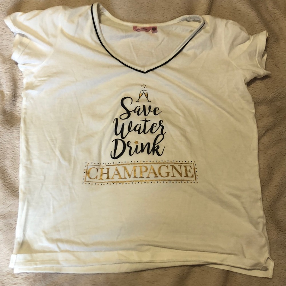 LA VIE EN ROSE Shirt.
